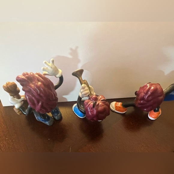 CALIFORNIA RAISINS FIGURINES VINTAGE 
1987-1988  LOT OF 3 - Picture 7 of 7
